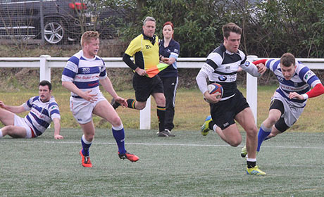 Toby Davison  about to score Parks first try
