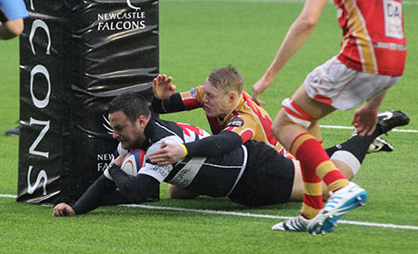 Ricki Hasnip Goes over for Parks second try