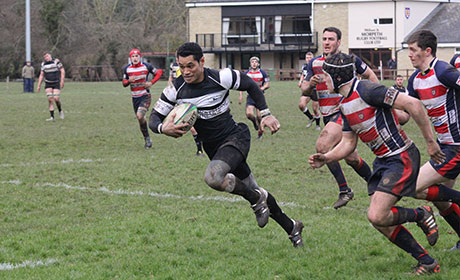 Lome Fa'atau races to the line